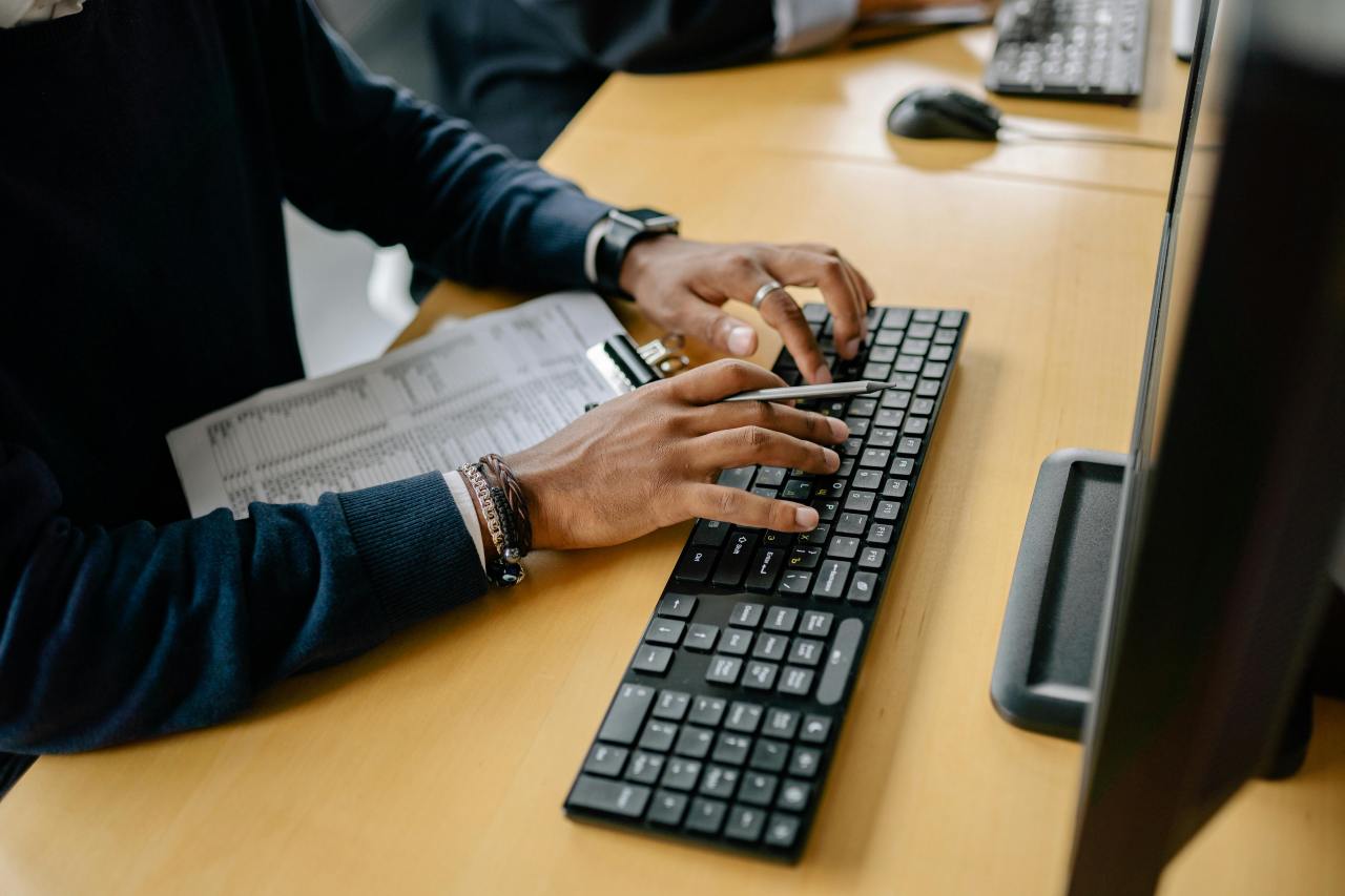 Why Manual Data Entry Is Hurting Productivity and Business Growth
